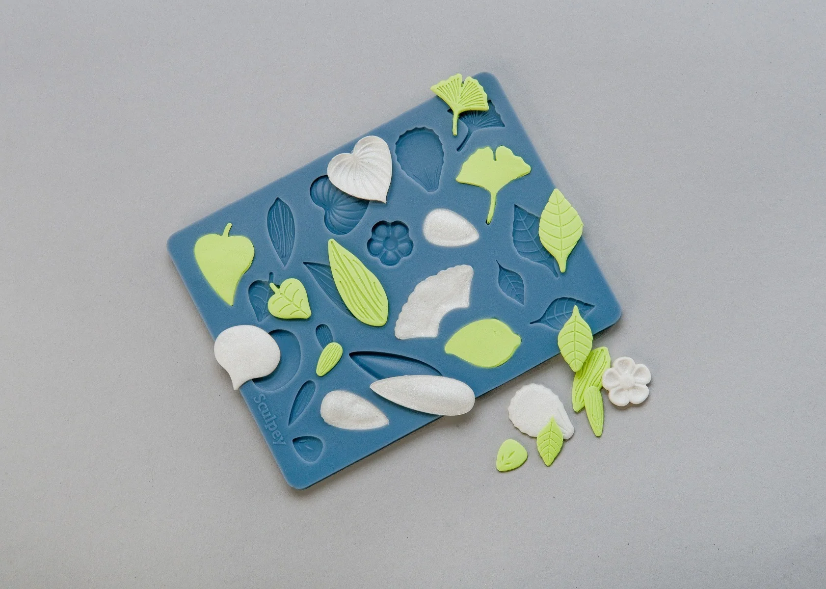 Sculpey Tools™ Oven-Safe Molds:  Flowers - Image 5