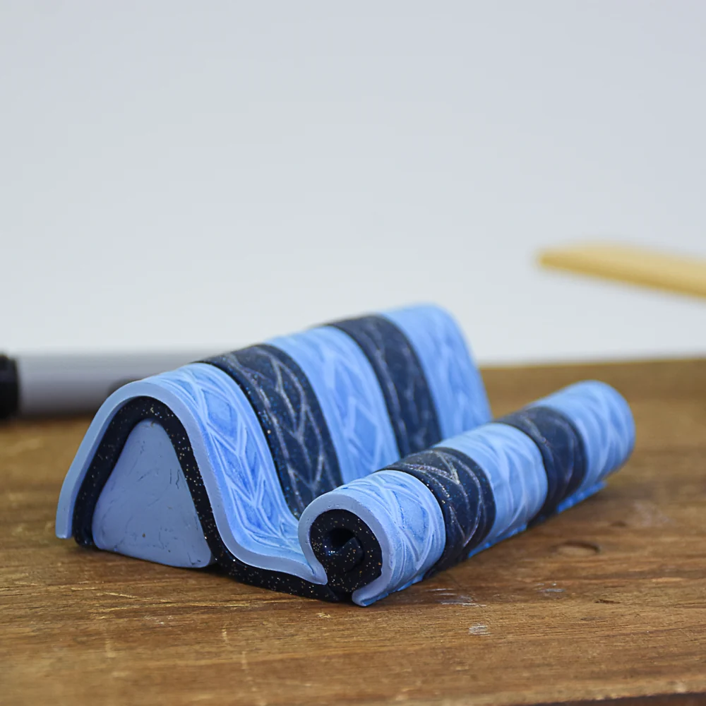 Sculpey Premo™ Knit Textured Phone Holder - Image 2
